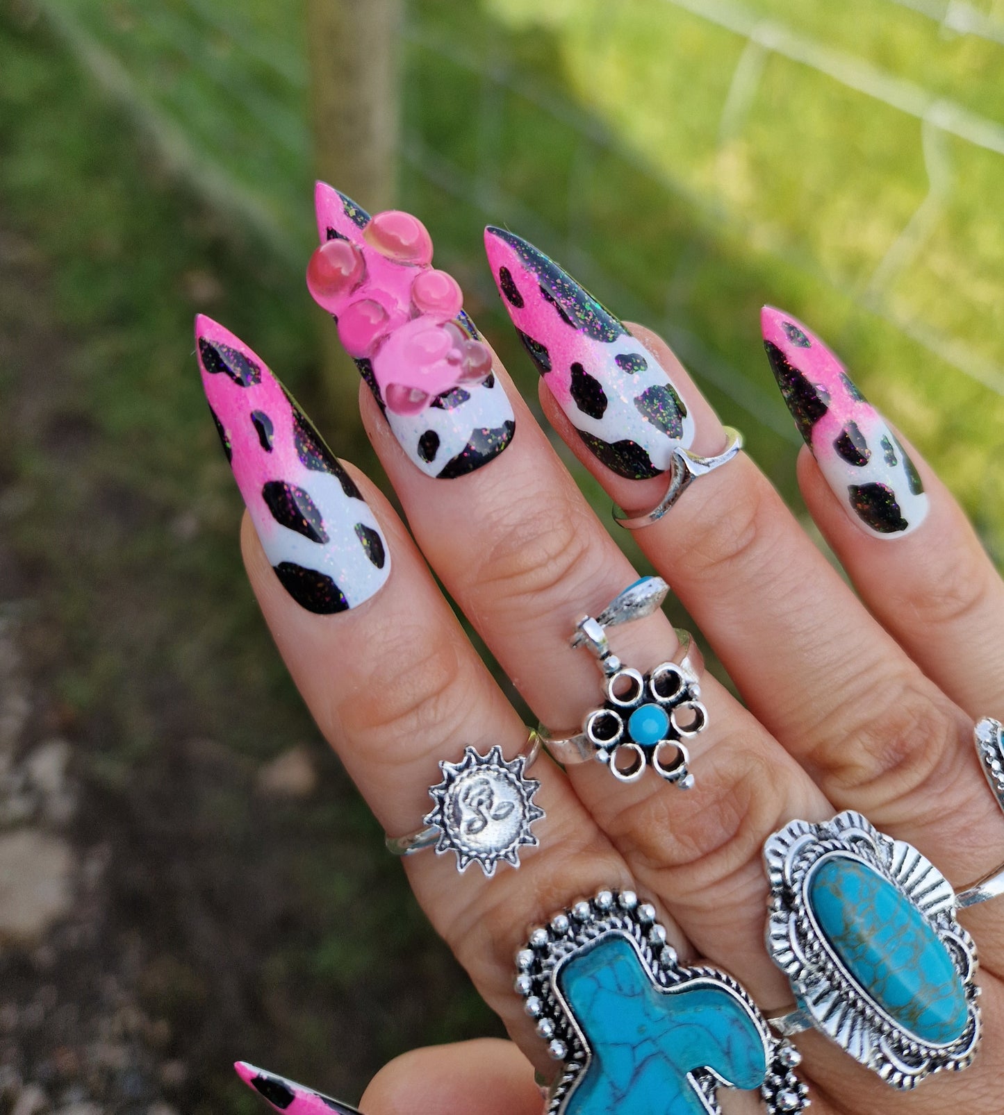 STRAWBERRIES & CREAM